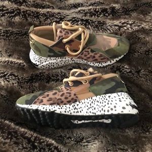 Steve Madden tennis shoes.